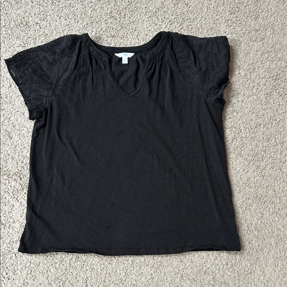 Time and Tru Black Top Eyelet Sleeve V-Neck Tee Size Large
